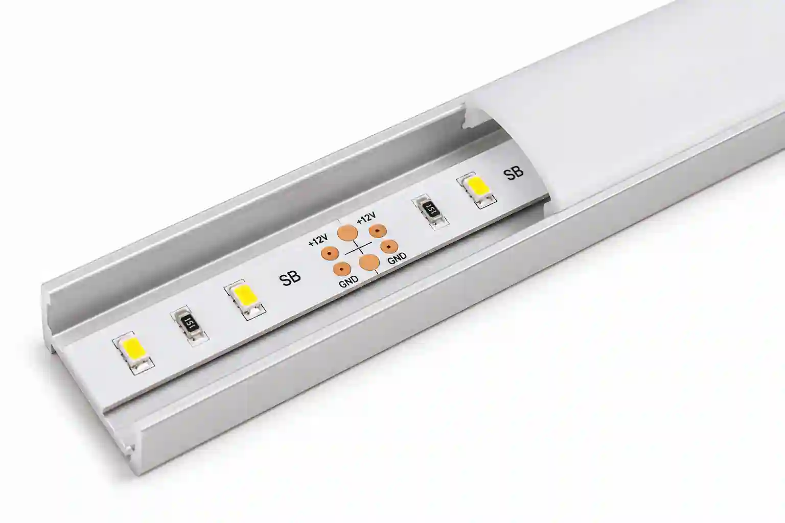 LED pásky SB3-300 12V použité jako nepřímé osvětlení stropu a podhledů v interiéru